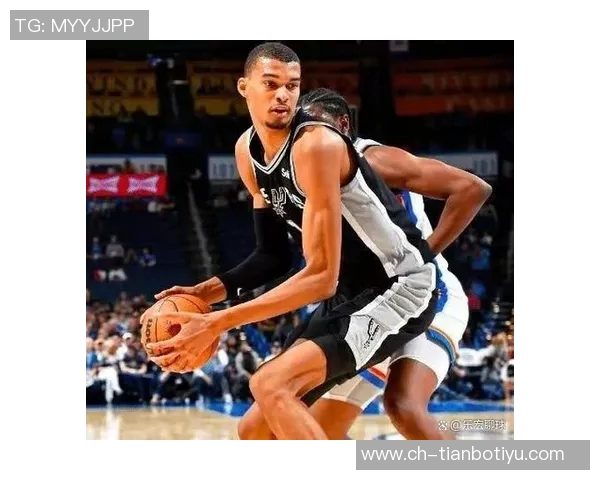 哈珀赞文班亚马全能表现其打法时而似控卫展现多面才华 哈珀赞文班亚马全能表现其打法时而似控卫展现多面才华