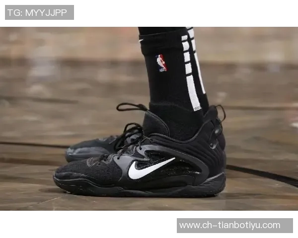 森林狼官方社媒展示爱德华兹新战靴AE2引发球迷热议是否比第一代更出色