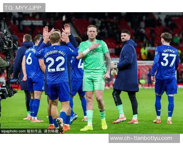 曼联对阵水晶宫需让卢克肖踢左翼卫即便被打穿也在所不惜