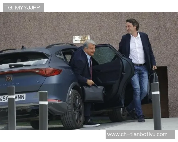 欧冠前夕拉波尔塔与弗里克会见莱万经纪人扎哈维探讨未来合作